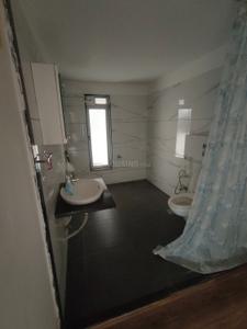 Bathroom Image of 2600 Sq.ft 3 BHK Apartment / Flat for rent in Green City Gold, Bhatha Surat for Rs. 60000