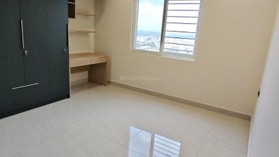 Bedroom Image of 2021 Sq.ft 4 BHK Apartment / Flat for rent in Urbanrise On Cloud 33, Bachupally Hyderabad for Rs. 60000