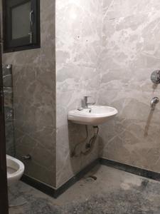 Common Bathroom Image of 756 Sq.ft 2 BHK Builder Floor for rent in Paschim Vihar New Delhi for Rs. 30000
