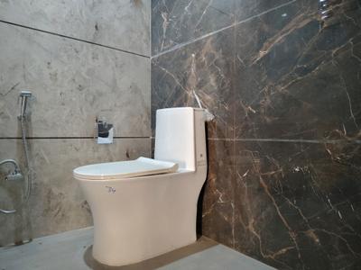 Common Bathroom Image of 2000 Sq.ft 4 BHK Builder Floor for sale in Rajendra Nagar Ghaziabad for Rs. 15800000