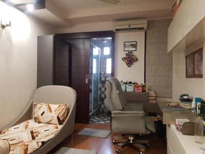 Bedroom Image of 2700 Sq.ft 4.5 BHK Duplex for sale in Saket New Delhi for Rs. 72500000