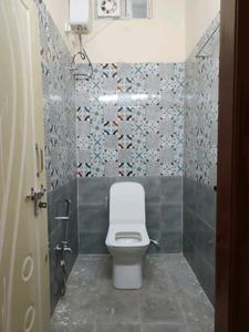 Common Bathroom Image of 653 Sq.ft 1 BHK Apartment / Flat for rent in Kondapur Hyderabad for Rs. 21000