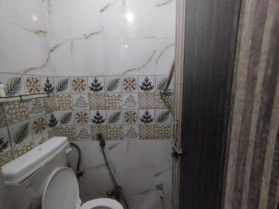 Bathroom Image of 1000 Sq.ft 3 BHK Builder Floor for rent in Matiala New Delhi for Rs. 24500