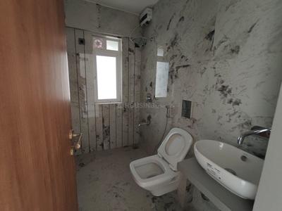 Bathroom Image of 700 Sq.ft 2 BHK Apartment / Flat for sale in Vile Parle West Mumbai for Rs. 28500000