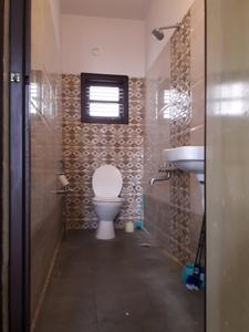 Common Bathroom Image of 600 Sq.ft 1 BHK Independent House for rent in Cox Town Bengaluru for Rs. 18500