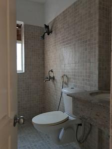 Common Bathroom One Image of 1070 Sq.ft 2.5 BHK Apartment / Flat for sale in Paras Tierea, Sector 137 Noida for Rs. 8500000