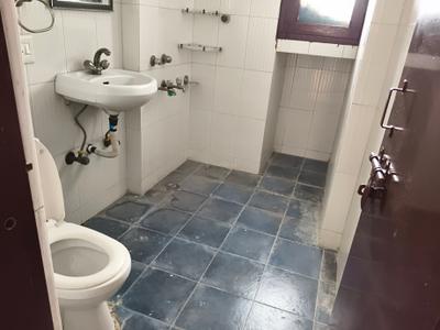 Image of 1800 Sq.ft 3 BHK Apartment / Flat for rent in Crescent Apartment, Sector 18 Dwarka, New Delhi for Rs. 45000