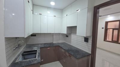 Kitchen Image of 675 Sq.ft 3 BHK Builder Floor for sale in Laxmi Nagar New Delhi for Rs. 6800000