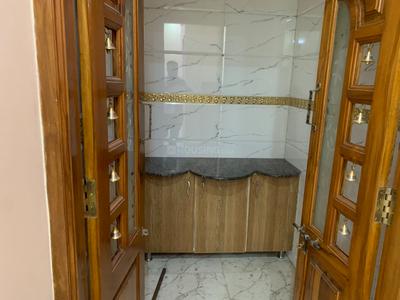 Bathroom Image of 1000 Sq.ft 2 BHK Apartment / Flat for rent in Halasuru Bengaluru for Rs. 33000