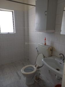 Bathroom Image of 950 Sq.ft 2 BHK Apartment / Flat for rent in Atur Park, Sangamvadi Pune for Rs. 40000