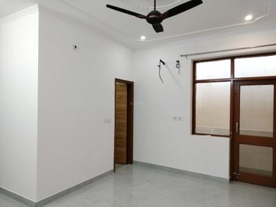 Bedroom Image of 2000 Sq.ft 4 BHK Builder Floor for rent in DDA Karuna Kunj, Sector 3 Dwarka New Delhi for Rs. 55000