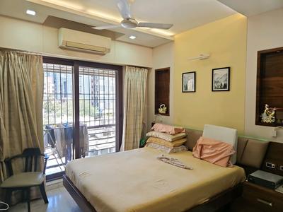 Bedroom Image of 2500 Sq.ft 3 BHK Apartment / Flat for sale in National Kamal Kunj, Matunga East Mumbai for Rs. 80000000