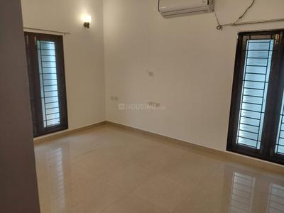 Bedroom Image of 3000 Sq.ft 5 BHK Independent House for rent in Panaiyur, Sholinganallur Chennai for Rs. 80000