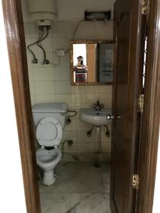 Bathroom Image of 1500 Sq.ft 3 BHK Apartment / Flat for rent in CGHS Ashadeep Apartment, Sector 2 Dwarka New Delhi for Rs. 42000