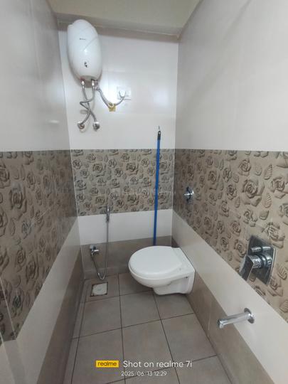 Makhmalabad Bathroom 1