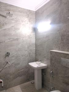 Common Bathroom Image of 1125 Sq.ft 3 BHK Builder Floor for sale in RPS Palm Drive, Sector 88 Faridabad for Rs. 9500000