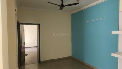 Bedroom Image of 1120 Sq.ft 2 BHK Apartment / Flat for rent in Paramount Mapple, Crossings Republik Ghaziabad for Rs. 17000