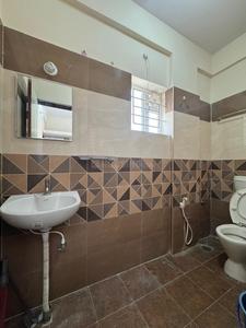 Bathroom Image of 700 Sq.ft 1 BHK Builder Floor for rent in Indira Nagar Bengaluru for Rs. 30000