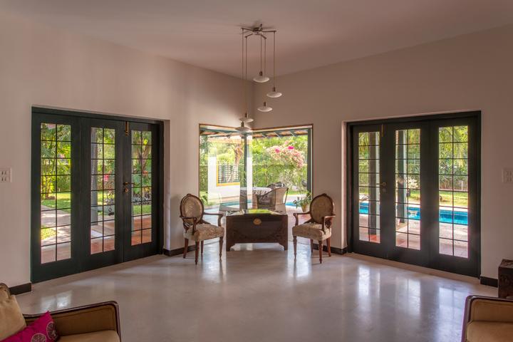 Luxury Bungalow Main Image 1