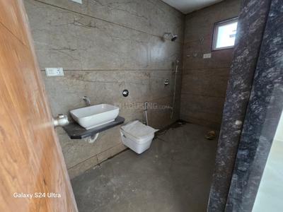 Bathroom Image of 1850 Sq.ft 4 BHK Apartment / Flat for rent in Sama Savli Vadodara for Rs. 30000