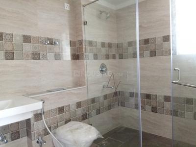 Bathroom Image of 1800 Sq.ft 3 BHK Apartment / Flat for sale in Andheri West Mumbai for Rs. 65000000