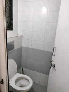 Common Bathroom Two Image of 625 Sq.ft 1 BHK Apartment / Flat for rent in Bharat Vihar New Delhi for Rs. 22000