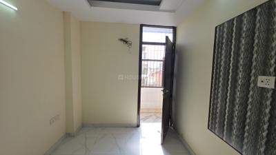 Bedroom Image of 900 Sq.ft 3 BHK Builder Floor for rent in Pitampura New Delhi for Rs. 35000