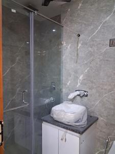 Common Bathroom Image of 1800 Sq.ft 3 BHK Builder Floor for rent in Paschim Vihar New Delhi for Rs. 45000