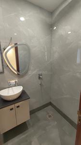 Bathroom Image of 950 Sq.ft 2 BHK Independent House for rent in Lajpat Nagar New Delhi for Rs. 60000