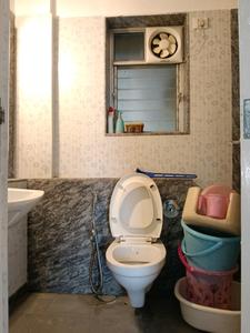 Common Bathroom Image of 800 Sq.ft 2 BHK Apartment / Flat for rent in Kalpataru Hills, Thane West Thane for Rs. 54000