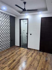 Bedroom Image of 1400 Sq.ft 3 BHK Builder Floor for rent in Ramesh Nagar New Delhi for Rs. 50000