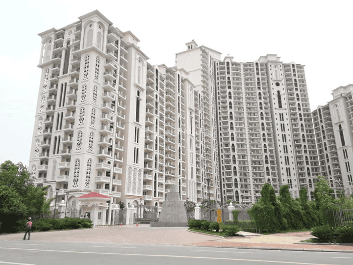 DLF Regal Gardens Main Image 1