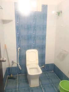 Common Bathroom Image of 1450 Sq.ft 3 BHK Apartment / Flat for sale in Madhapur Hyderabad for Rs. 8000000