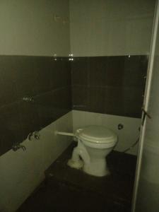 Common Bathroom Image of 1550 Sq.ft 3 BHK Apartment / Flat for sale in Sun Atmosphere, Shela Ahmedabad for Rs. 7000000