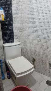 Bathroom Image of 150 Sq.ft 1 RK Builder Floor for rent in Paltan Bazaar Dehradun for Rs. 5000