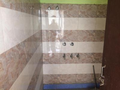 Common Bathroom Image of 500 Sq.ft 2 BHK Builder Floor for rent in Sector 62A Noida for Rs. 15000