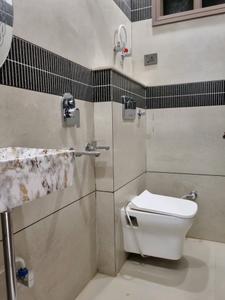 Common Bathroom Image of 900 Sq.ft 3 BHK Apartment / Flat for sale in Hans Luxury Floor, Nangli Sakrawati New Delhi for Rs. 6600000