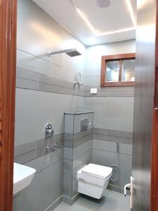 Common Bathroom Image of 1004 Sq.ft 4 BHK Builder Floor for sale in Nangli Sakrawati New Delhi for Rs. 8250000