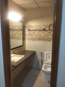 Bathroom Image of 435 Sq.ft 1 RK Apartment / Flat for sale in Paramount Golfforeste Premium Apartments, Surajpur Greater Noida for Rs. 2900000