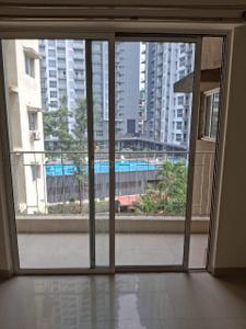 Balcony Image of 600 Sq.ft 1 BHK Apartment / Flat for sale in Amanora Park Town, Hadapsar Pune for Rs. 7000000