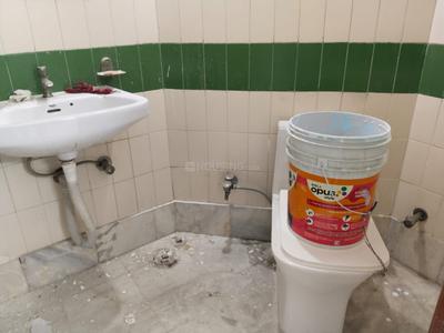 Bathroom Image of 1500 Sq.ft 2.5 BHK Apartment / Flat for rent in Sri Niketan Apartments, Sector 7 Dwarka New Delhi for Rs. 45000