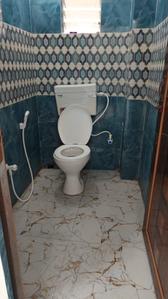 Bathroom Image of 280 Sq.ft 1 RK Apartment / Flat for rent in Salt Lake City Kolkata for Rs. 8000