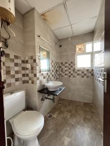 Bathroom Image of 1295 Sq.ft 2.5 BHK Apartment / Flat for sale in Panchsheel Pratishtha, Sector 75 Noida for Rs. 17400000