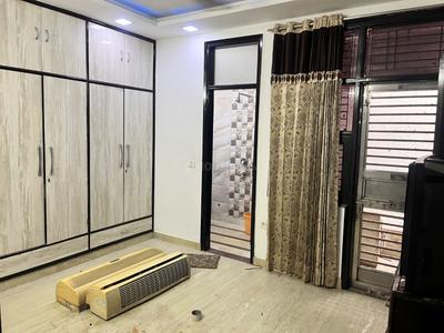 Bedroom Image of 950 Sq.ft 2 BHK Builder Floor for sale in Ramesh Nagar New Delhi for Rs. 12500000