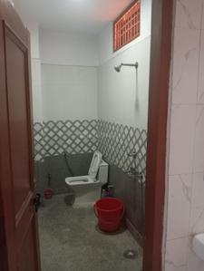 Bathroom Image of 450 Sq.ft 1 BHK Builder Floor for rent in Munirka New Delhi for Rs. 16000