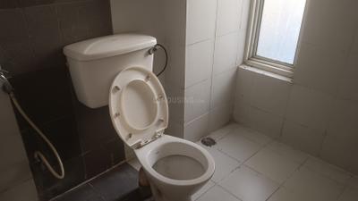 Image of 915 Sq.ft 2 BHK Apartment / Flat for rent in Supertech Livingston, Crossings Republik, Ghaziabad for Rs. 18000