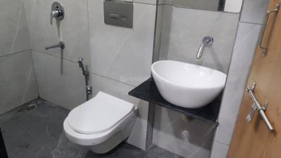 Bathroom Image of 600 Sq.ft 1 BHK Builder Floor for rent in Nipania Indore for Rs. 21000