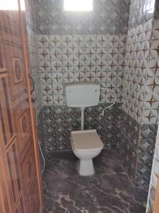 Bathroom Image of 865 Sq.ft 2 BHK Apartment / Flat for sale in Rajarhat Kolkata for Rs. 3850000