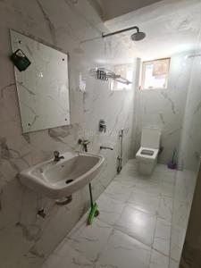 Bathroom Image of 650 Sq.ft 1 BHK Apartment / Flat for rent in Kaveri Apartments, Vasant Kunj New Delhi for Rs. 27500