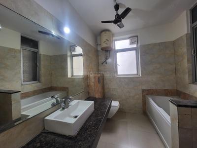 Bathroom Image of 2300 Sq.ft 3 BHK Apartment / Flat for sale in Central Park 2 Bellevue, Sector 48 Gurgaon for Rs. 40000000